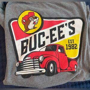 Buc-ees Gray T-shirt size L GUC